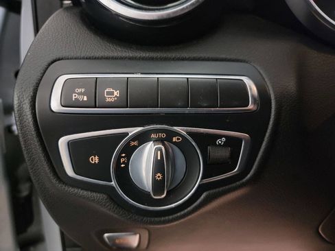 Used 2017 Mercedes-Benz GLC 300 4MATIC image 32