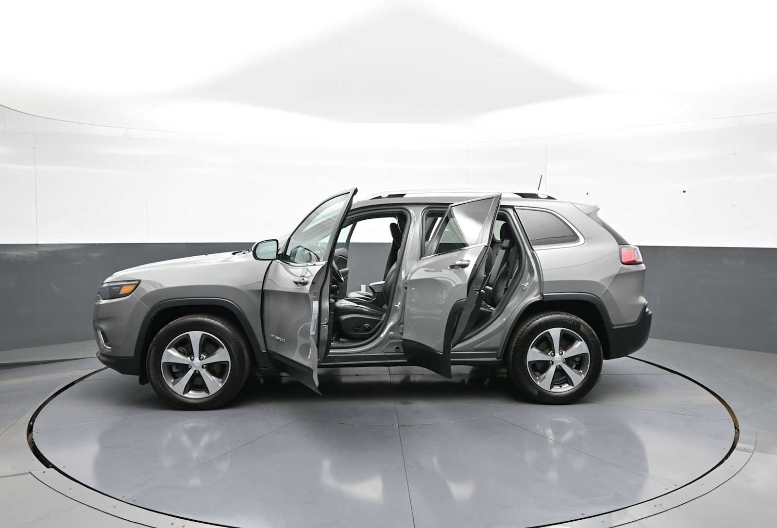 Used 2020 Jeep Cherokee Limited AWD/4WD image 43