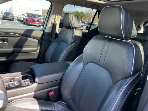 Certified 2025 Honda Pilot Elite image 29