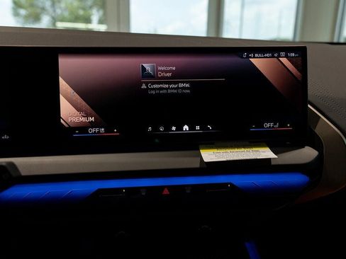 Used 2025 BMW X3 xDrive30i w/ Premium Package image 28