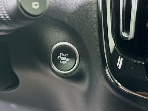 Used 2024 Volvo XC40 B5 Plus w/ Climate Package image 20