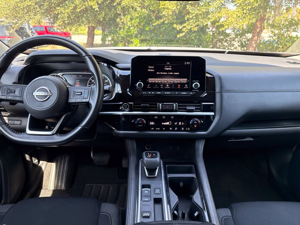 Used 2024 Nissan Pathfinder SV FWD image 32