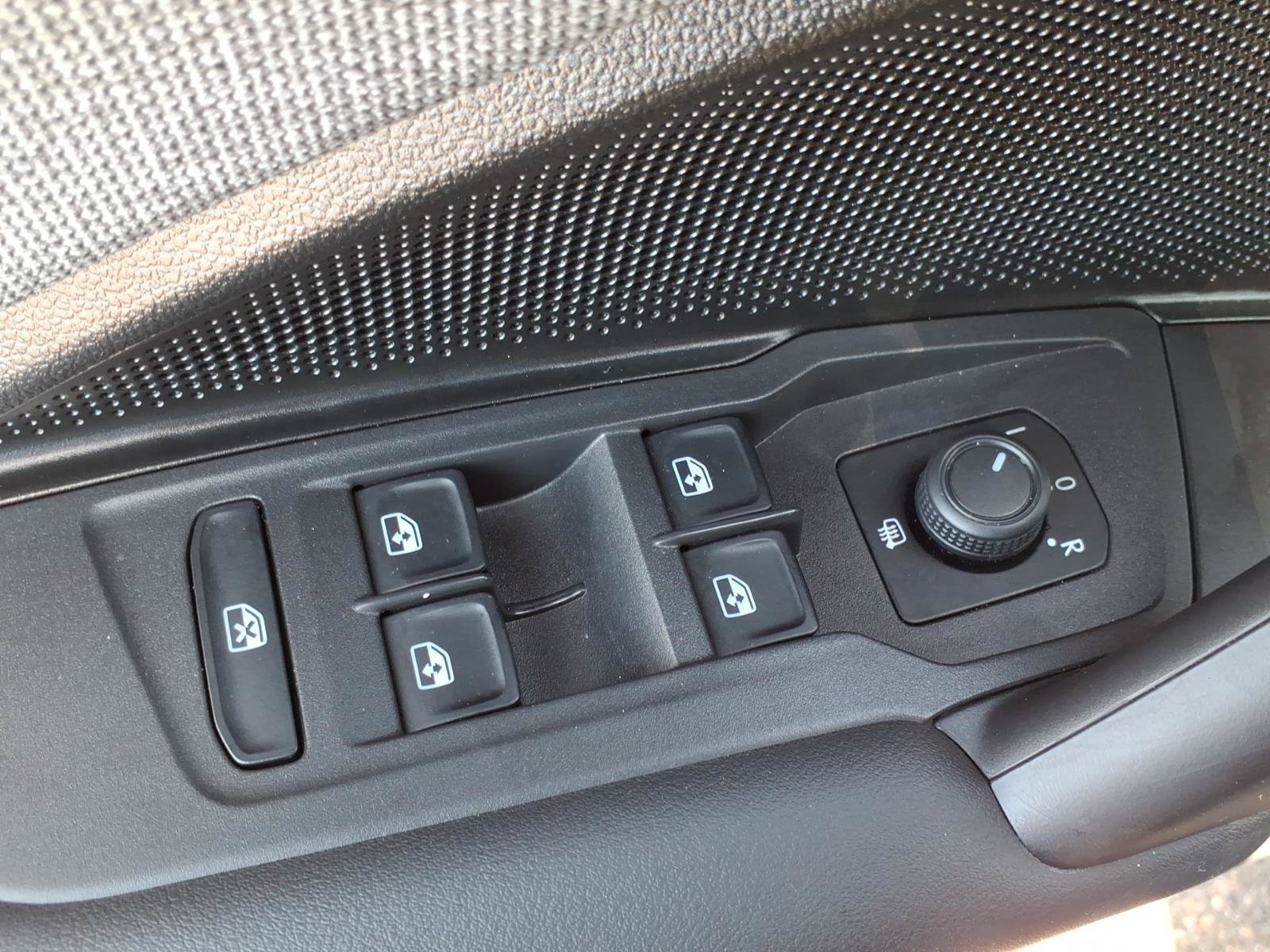 Certified 2025 Volkswagen Tiguan S FWD image 18