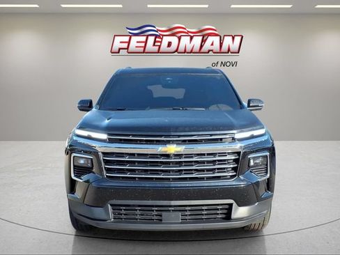 Used 2024 Chevrolet Traverse LT w/ Trailering Package FWD image 9