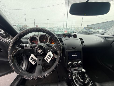 Used 2006 Nissan 350Z Touring image 9