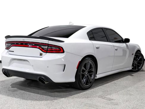 Used 2019 Dodge Charger Scat Pack w/ Technology Group RWD image 6