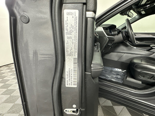 Certified 2024 Jeep Grand Cherokee L Limited w/ Black Appearance Package AWD/4WD image 40