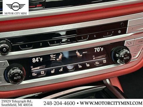 Used 2022 BMW 750i xDrive w/ Executive Package image 35