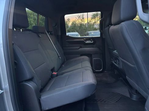 Used 2025 Chevrolet Silverado 1500 LT AWD/4WD image 19
