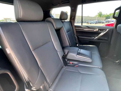 Used 2023 Lexus GX 460 Premium image 16