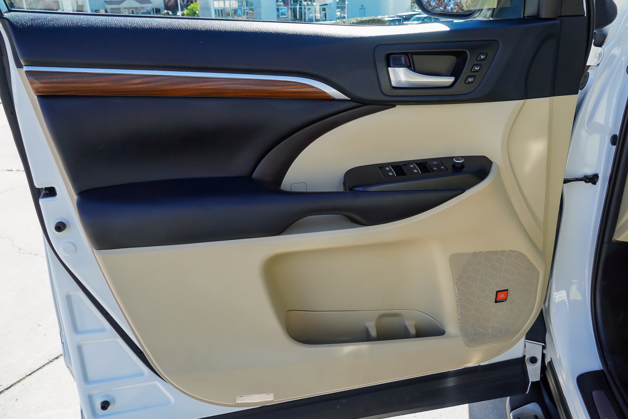 Used 2019 Toyota Highlander Limited AWD/4WD image 22