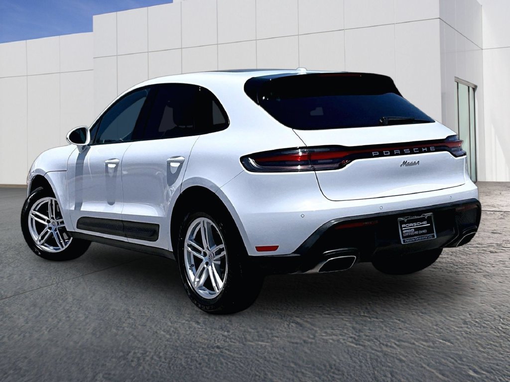 Certified 2024 Porsche Macan AWD/4WD image 3