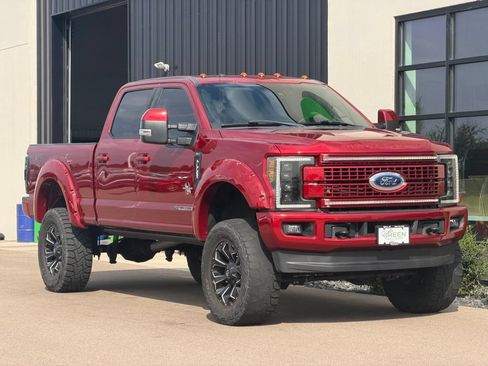 Used 2017 Ford F250 Lariat w/ Lariat Ultimate Package AWD/4WD image 4