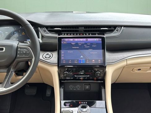 Used 2023 Jeep Grand Cherokee Limited w/ Trailer Tow Prep Group (B) image 18