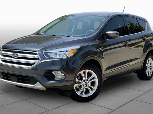 Used 2019 Ford Escape SE FWD image 1
