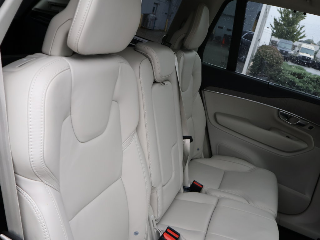 Used 2025 Volvo XC90 B6 Ultra w/ Protection Package Premier AWD/4WD image 14