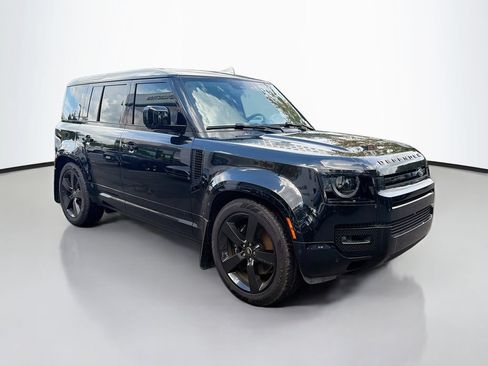 Used 2025 Land Rover Defender 110 V8 AWD/4WD image 7
