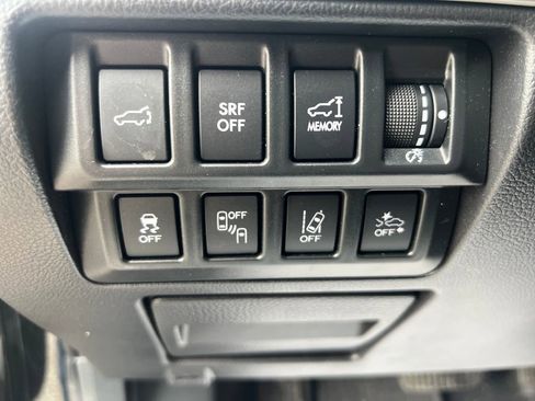 Used 2017 Subaru Outback 2.5i Limited image 29