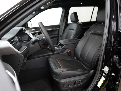 New 2026 Jeep Grand Cherokee L Limited AWD/4WD image 4