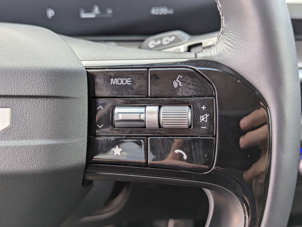 Certified 2026 Kia Sorento SX FWD image 34