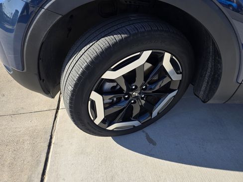 Used 2025 Kia Telluride S image 9