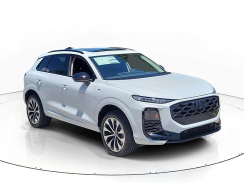 New 2026 Audi Q3 quattro 2.0T AWD/4WD image 1