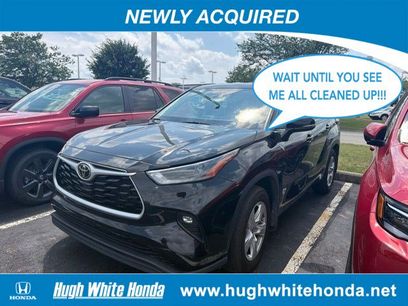 Used 2022 Toyota Highlander LE