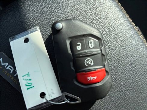 Used 2024 Jeep Wrangler Sahara image 25