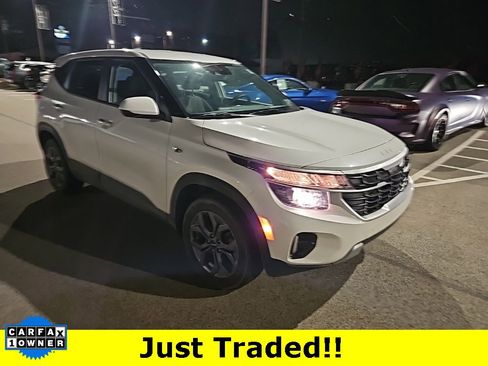 Certified 2024 Kia Seltos LX image 1