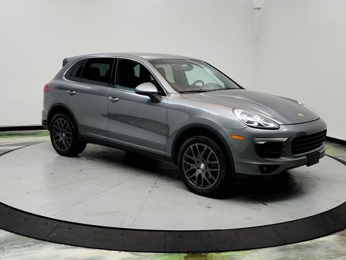 Used 2016 Porsche Cayenne AWD/4WD image 3