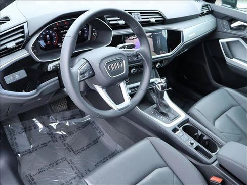 Used 2023 Audi Q3 2.0T Premium w/ Convenience Package AWD/4WD image 13