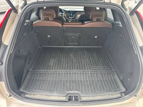 Used 2025 Volvo XC60 T8 Ultra w/ Climate Package AWD/4WD image 12