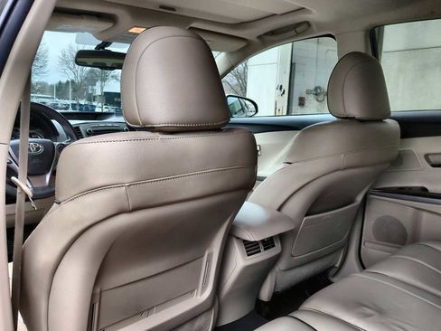 Used 2013 Toyota Venza XLE image 18