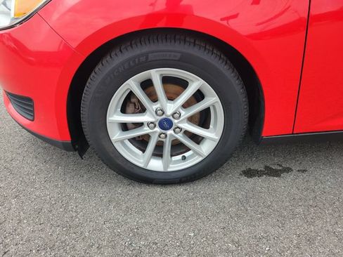 Used 2015 Ford Focus SE w/ Reverse Sensing Package FWD image 9