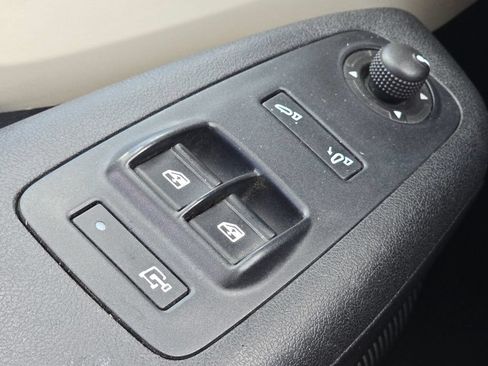 Used 2018 RAM ProMaster 3500 w/ Premium Appearance Group FWD image 19