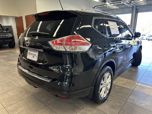 Used 2016 Nissan Rogue SV image 12
