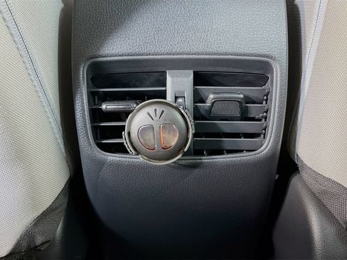 Used 2023 Toyota Corolla Cross L FWD image 32