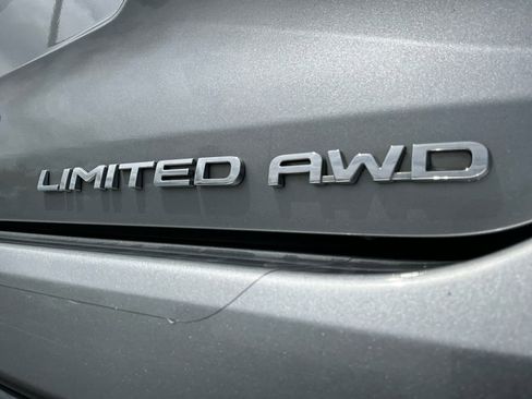 Used 2023 Toyota Highlander Limited AWD/4WD image 18