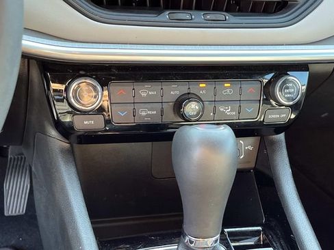 Used 2025 Jeep Compass Limited AWD/4WD image 30
