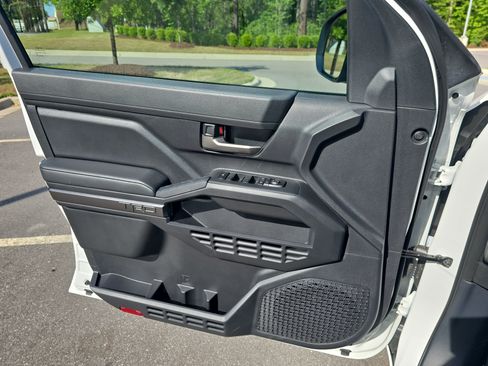 Used 2025 Toyota Tacoma TRD Sport image 29