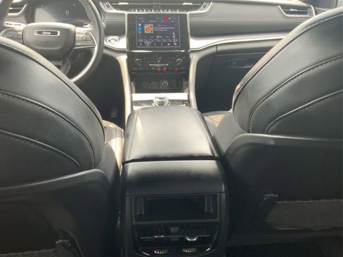 Used 2022 Jeep Grand Cherokee Altitude image 17