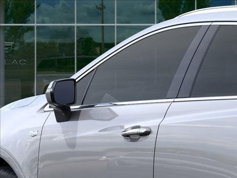 New 2025 Cadillac XT5 Luxury image 12