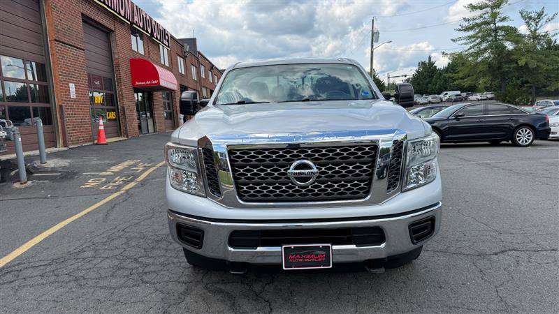Used 2017 Nissan Titan SV AWD/4WD image 2