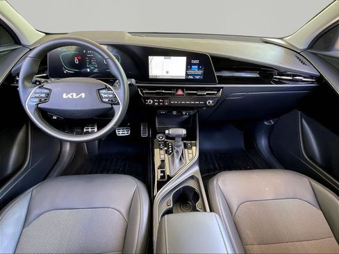 Used 2023 Kia Niro EX Touring FWD image 7