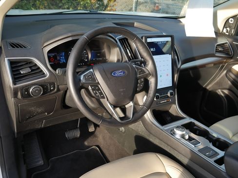 Certified 2024 Ford Edge SEL w/ Convenience Package image 4