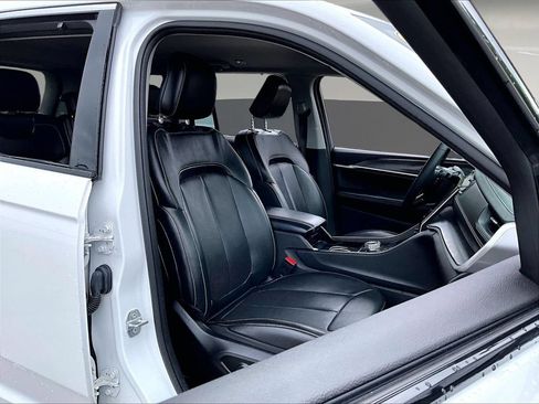 Used 2023 Jeep Grand Cherokee Limited w/ Luxury Tech Group II AWD/4WD image 33