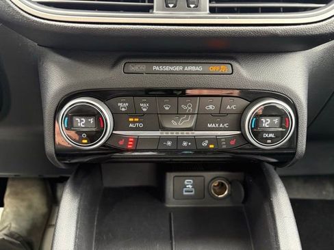 Used 2021 Ford Escape SEL image 37