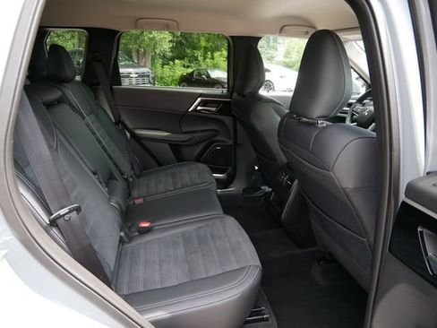 Used 2026 Mitsubishi Outlander SE AWD/4WD image 9