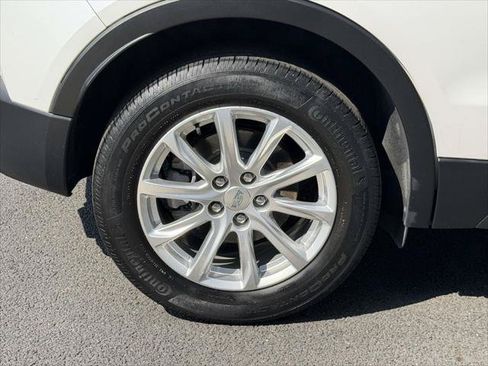 Used 2023 Cadillac XT4 Luxury w/ Cold Weather Package AWD/4WD image 8