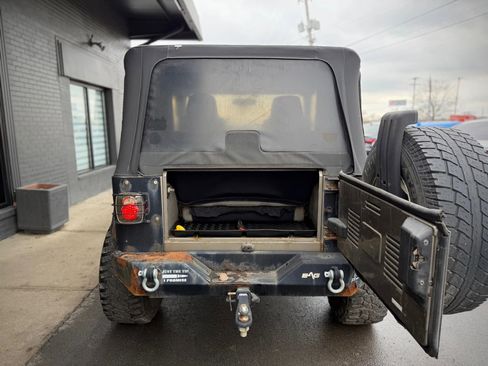 Used 2004 Jeep Wrangler Sahara w/ Dual Top Group image 5